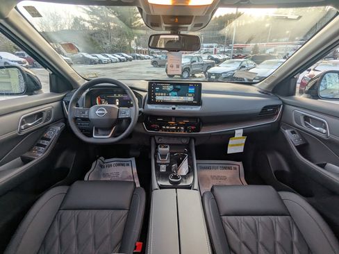 New 2026 Nissan Rogue Platinum image 12