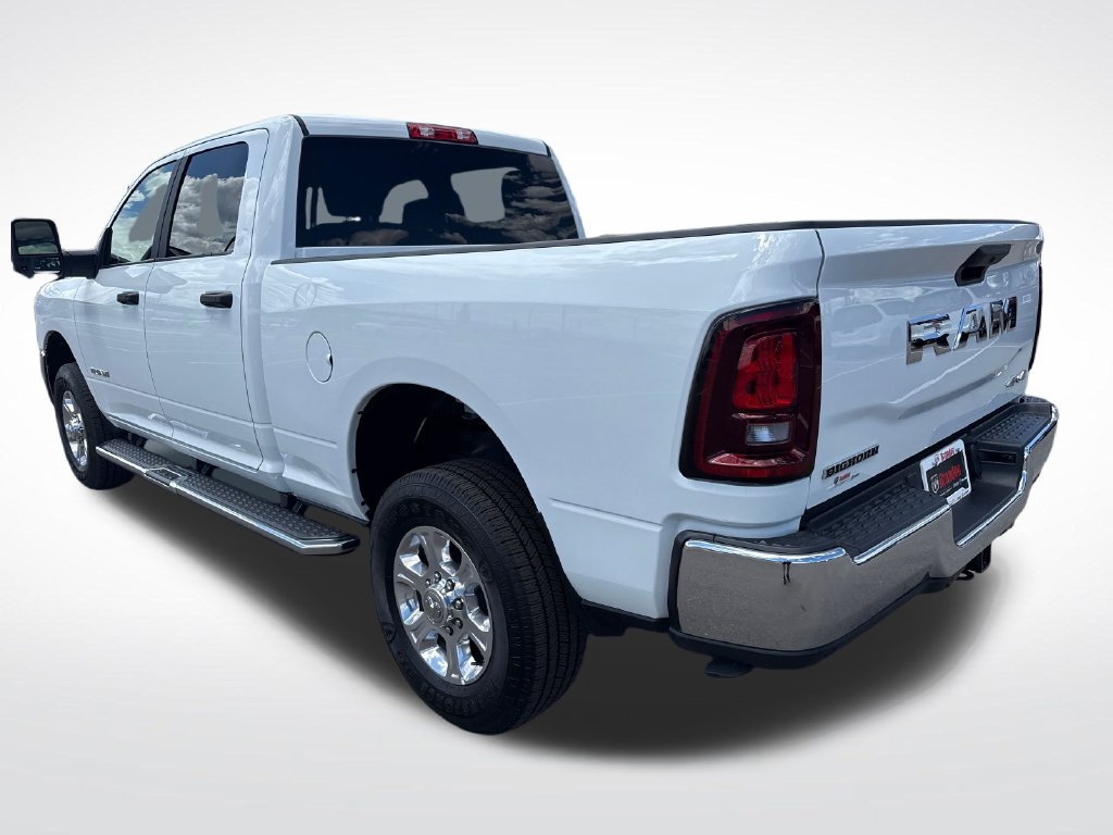Used 2026 RAM 2500 Big Horn AWD/4WD image 3