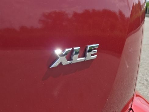 Used 2016 Toyota RAV4 XLE FWD image 9