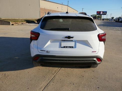 New 2026 Chevrolet Trax RS w/ Sunroof Package image 4