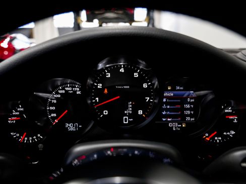 Used 2017 Porsche 911 Targa 4S image 11