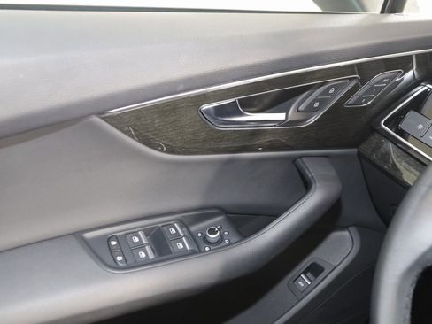 Used 2022 Audi Q7 Premium Plus w/ Premium Plus Package image 28