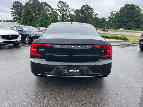 Used 2019 Volvo S90 T5 Momentum FWD image 4