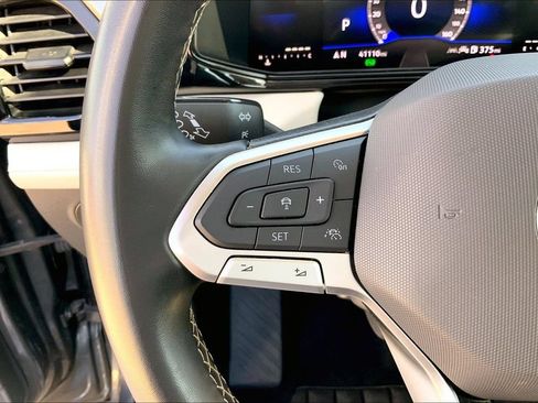 Certified 2025 Volkswagen Taos S FWD image 18