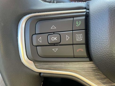 Certified 2024 Jeep Wagoneer L Series II w/ Flexible Seating Group image 32