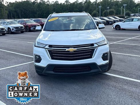Used 2022 Chevrolet Traverse LT FWD image 2
