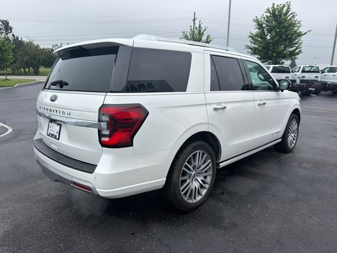 Used 2022 Ford Expedition Platinum AWD/4WD image 6