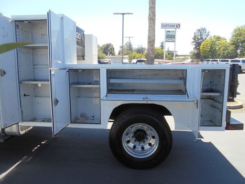 Used 2023 Ford F650 2WD Regular Cab Super Duty image 5