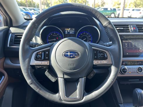 Used 2017 Subaru Outback 3.6R Touring image 18