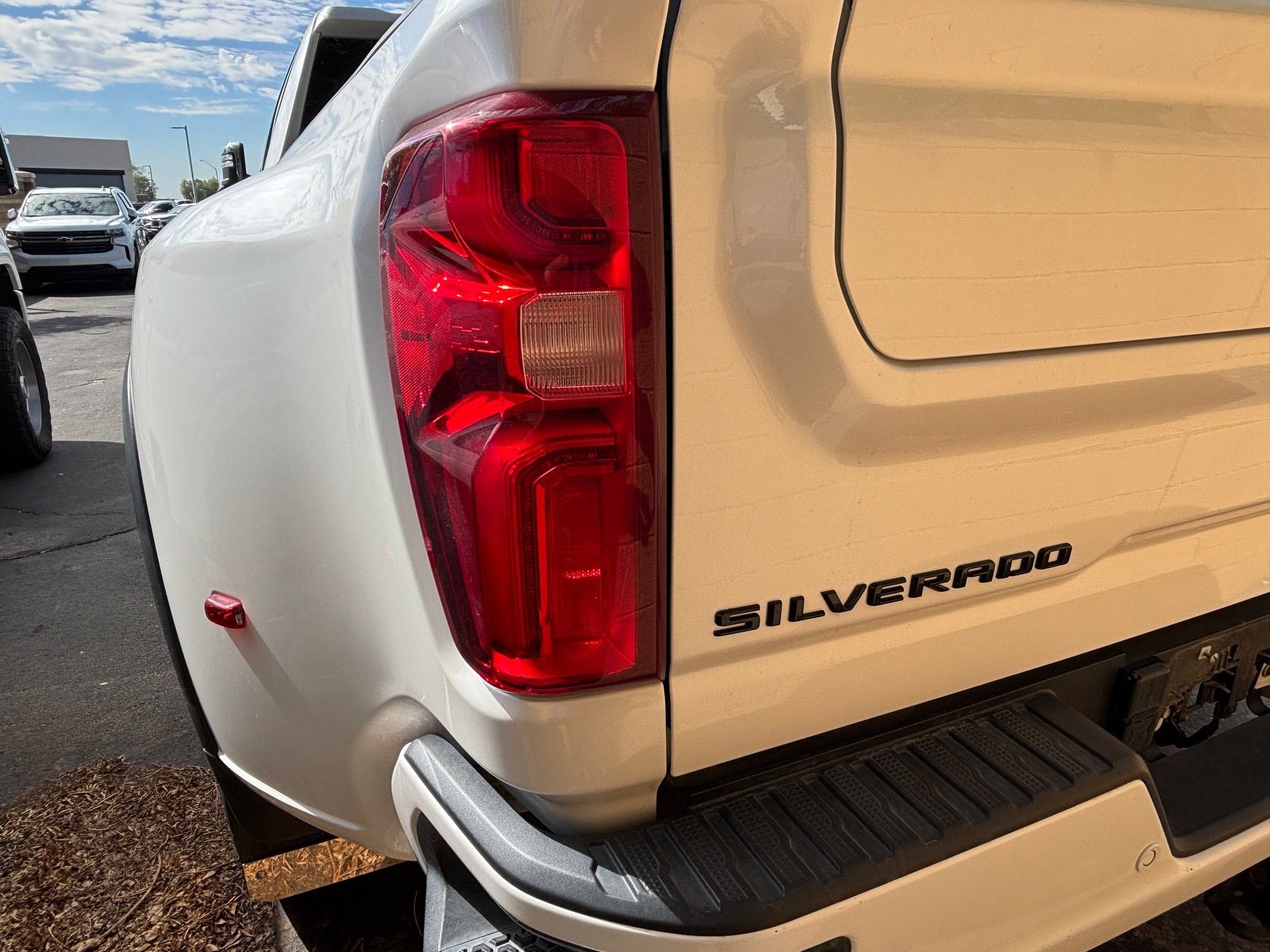 Used 2024 Chevrolet Silverado 3500 High Country w/ High Country Premium Package AWD/4WD image 7