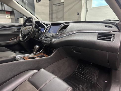 Used 2015 Chevrolet Impala LT FWD image 24