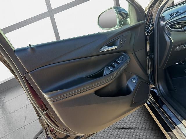 Used 2022 Buick Encore GX Select w/ Sport Touring Package AWD/4WD image 38