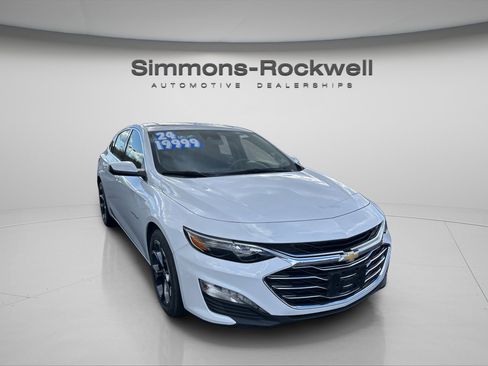 Used 2024 Chevrolet Malibu LT image 2