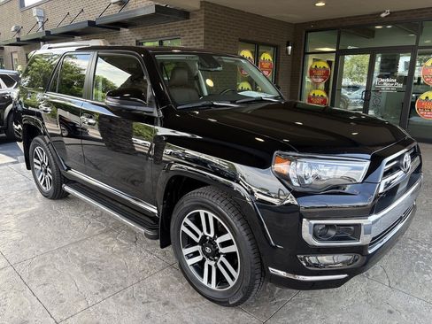 Used 2023 Toyota 4Runner Limited AWD/4WD image 4