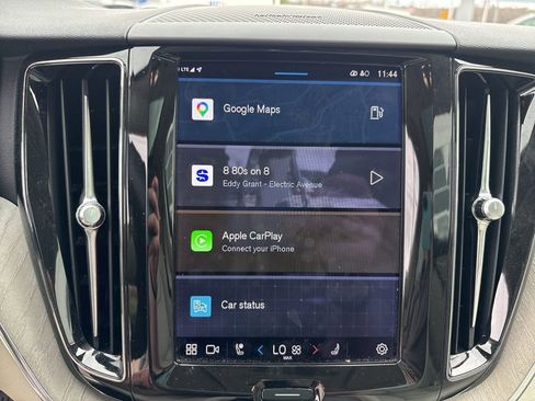 Used 2023 Volvo XC60 B5 Plus image 21