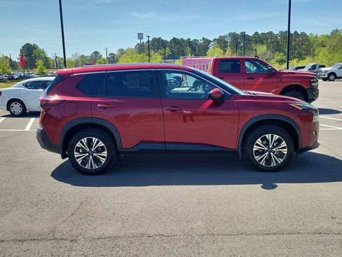 Used 2023 Nissan Rogue SV w/ SV Premium B Package FWD image 2