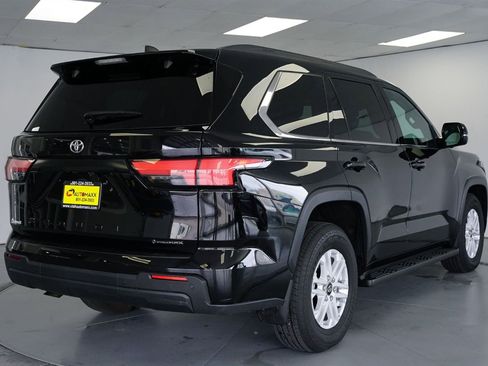 Used 2025 Toyota Sequoia SR5 image 12