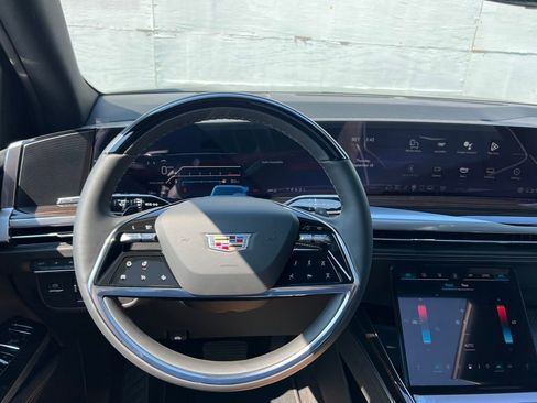 New 2025 Cadillac Escalade Premium Luxury image 38