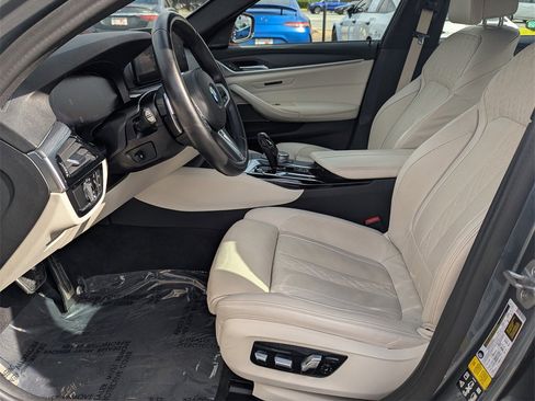 Used 2022 BMW 530i xDrive w/ M Sport Package image 12