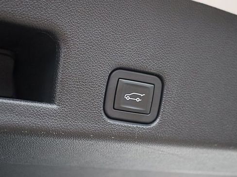 Used 2024 Chevrolet Traverse LT w/ Enhanced Driving Package image 34