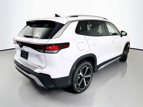 New 2025 Volkswagen Tiguan SE image 7