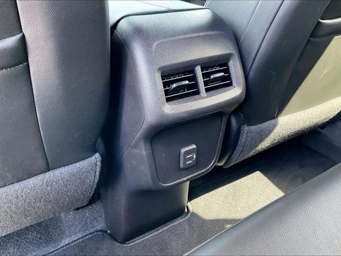 Used 2024 Chevrolet Equinox RS FWD image 33