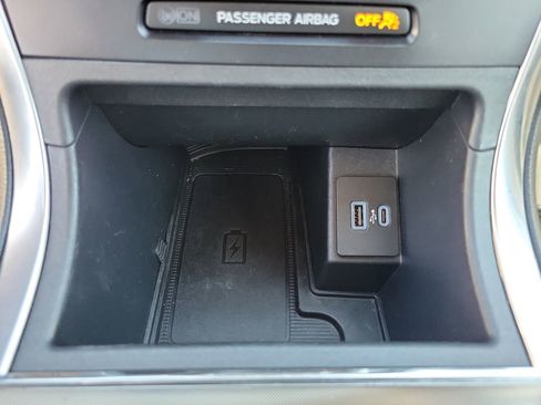 Used 2024 Ford Edge Titanium image 14