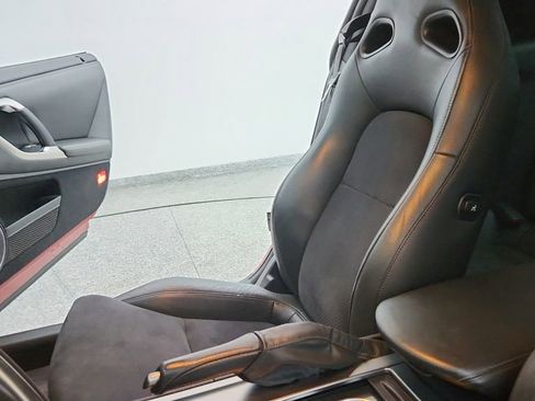 Used 2009 Nissan GT-R Premium image 16