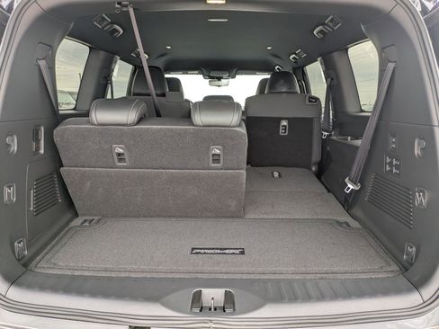 Used 2025 Nissan Armada PRO-4X image 25