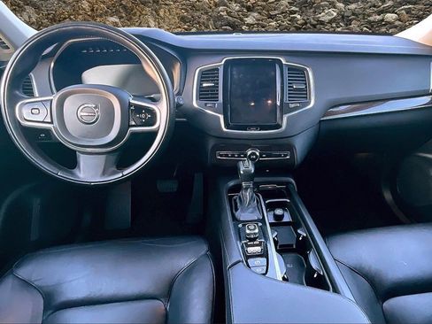 Used 2019 Volvo XC90 T6 Momentum w/ Advanced Package image 13