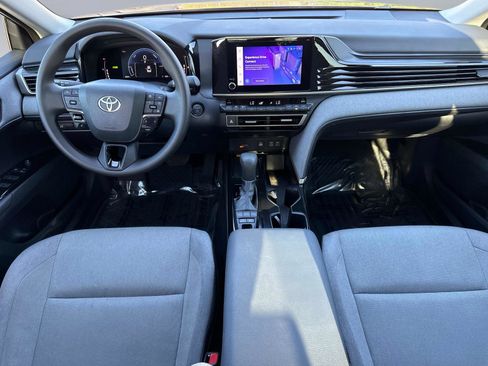 Used 2025 Toyota Camry LE image 16