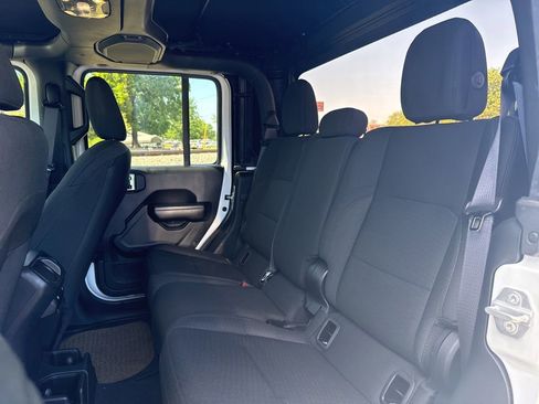 Used 2020 Jeep Gladiator Sport w/ Quick Order Package 24S AWD/4WD image 9