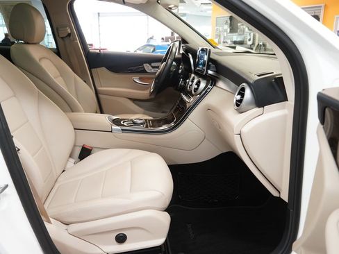 Used 2017 Mercedes-Benz GLC 300 4MATIC image 38