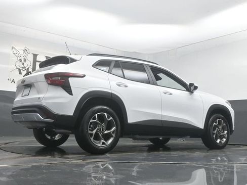 New 2026 Chevrolet Trax LT w/ Driver Confidence Package image 11