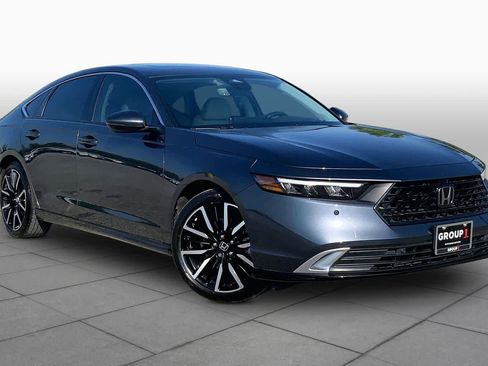 Used 2025 Honda Accord Touring image 3
