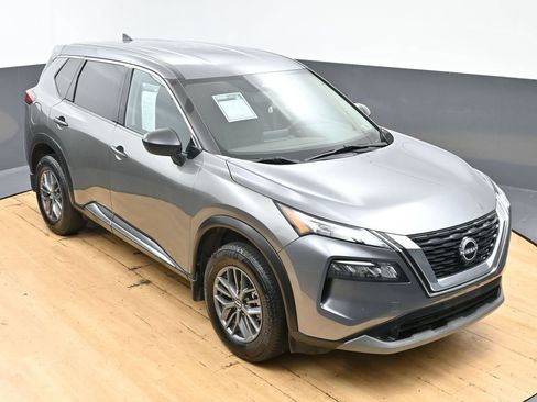 Used 2023 Nissan Rogue S FWD image 39
