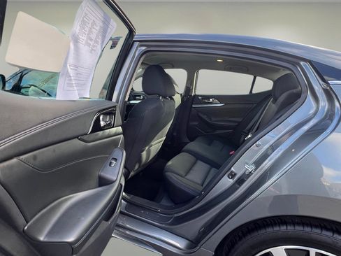 Used 2019 Nissan Maxima 3.5 S w/ Floor Mat Group FWD image 10