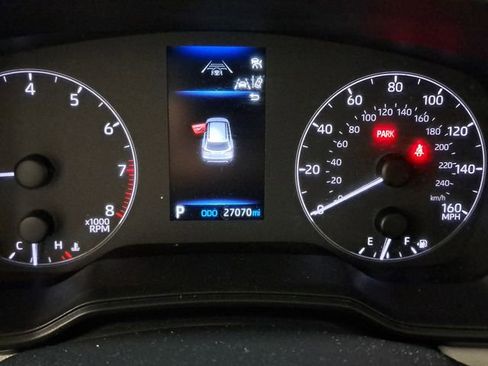 Used 2023 Toyota Corolla Cross L image 2