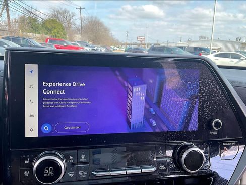 Used 2023 Toyota Highlander Limited image 33