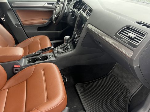 Used 2018 Volkswagen Golf Alltrack SE image 23