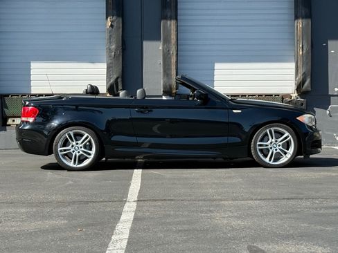 Used 2012 BMW 135i Convertible RWD image 2