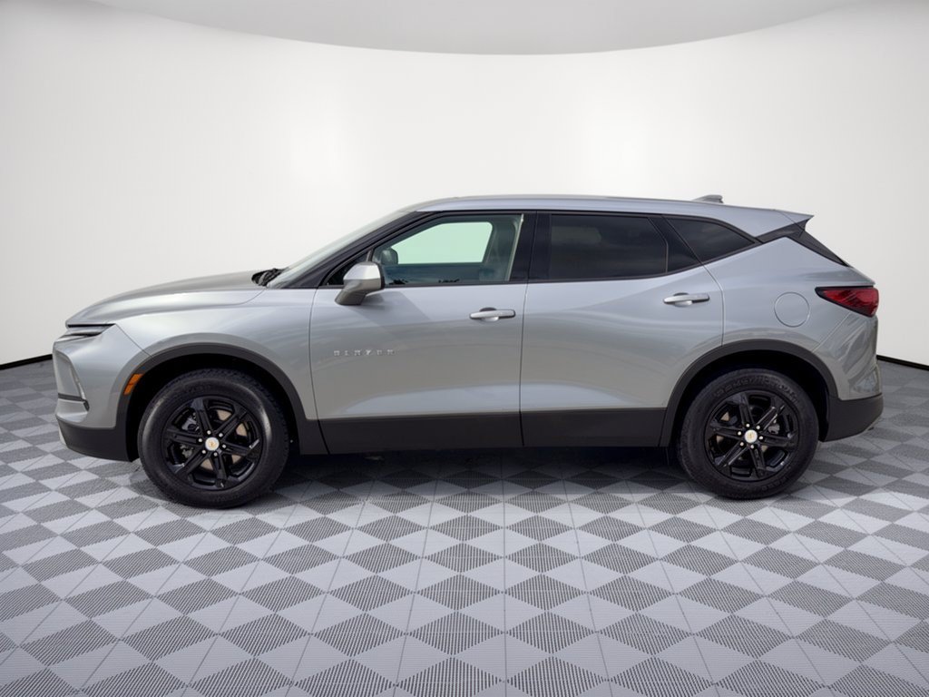 Certified 2025 Chevrolet Blazer LT FWD image 2