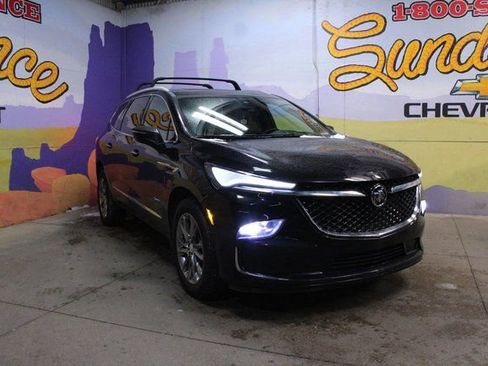 Used 2022 Buick Enclave Avenir image 2