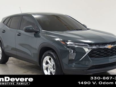 Used 2025 Chevrolet Trax LS w/ LS Convenience Package