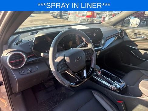 Used 2025 Chevrolet Trax RS w/ Sunroof Package FWD image 10
