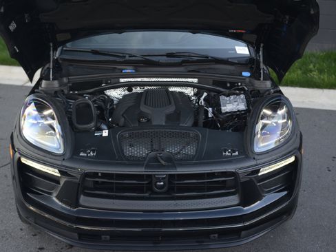 Used 2026 Porsche Macan image 36