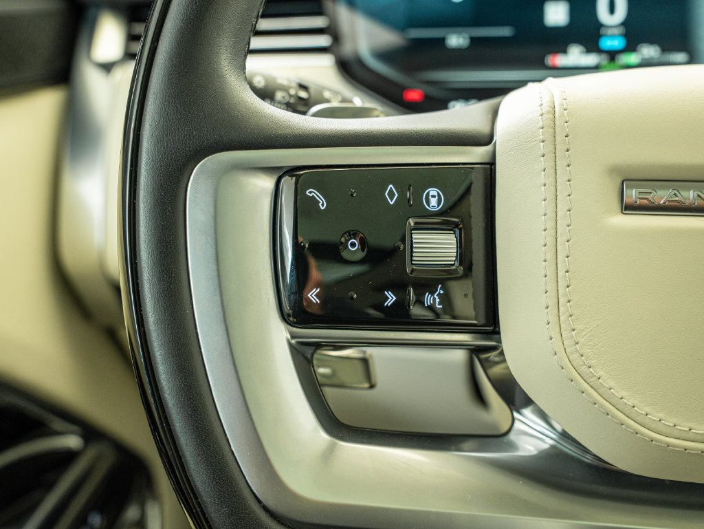 Used 2025 Land Rover Range Rover Autobiography AWD/4WD image 19