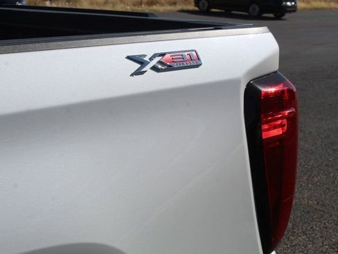 Used 2023 GMC Sierra 1500 SLT image 16