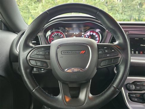 Used 2021 Dodge Challenger SXT image 19