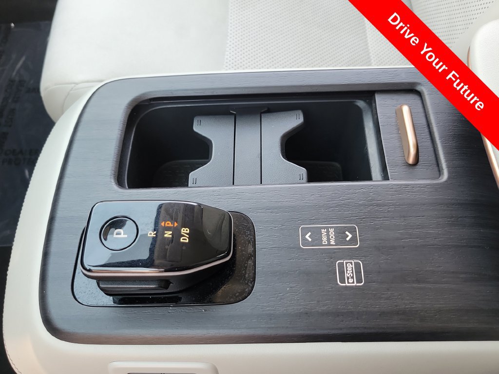 Used 2024 Nissan Ariya FWD image 12